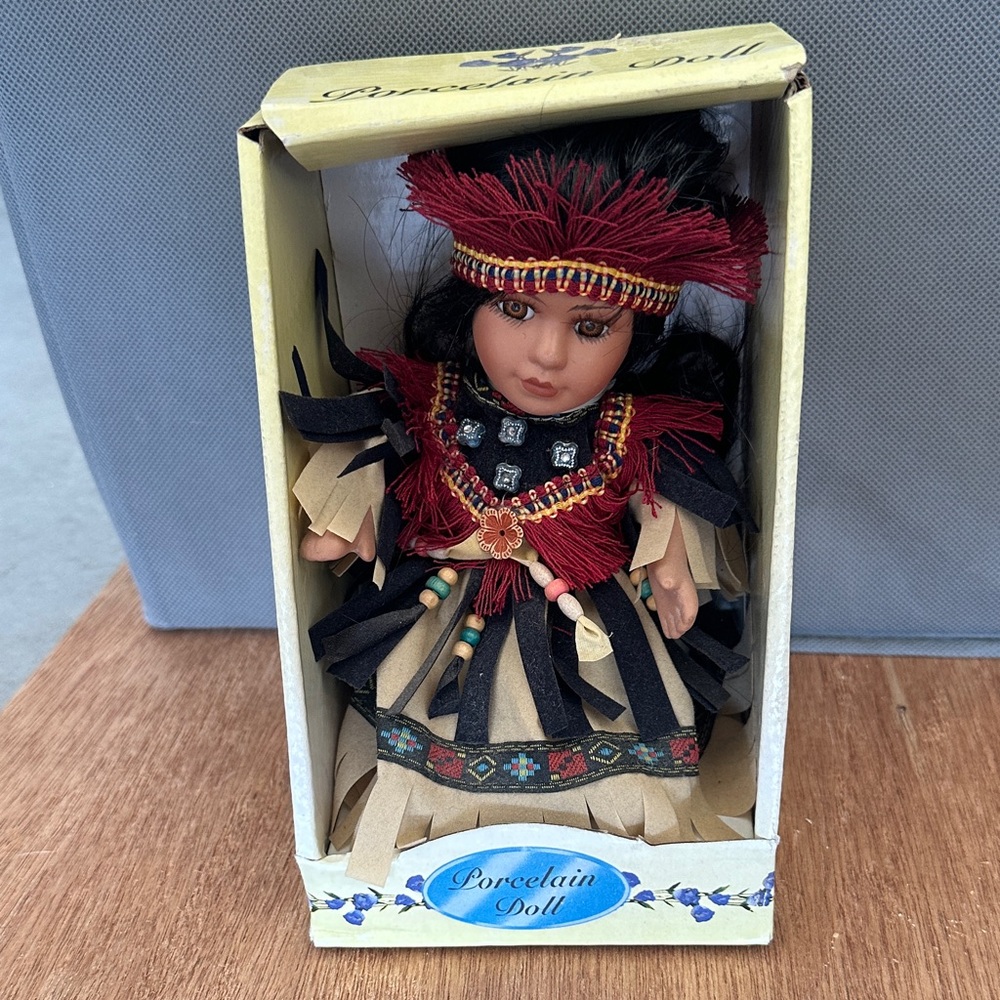 Kinnex Little Cubs Native American Doll